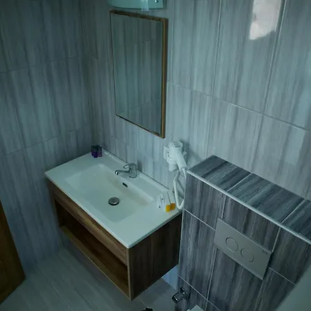 Troilus Park House エジェアバト